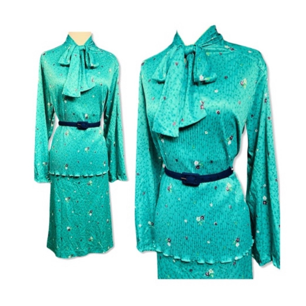 Vintage 1970s plus size Floral Skirt and Top Set